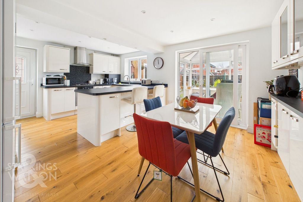 Property photo 2 of 22