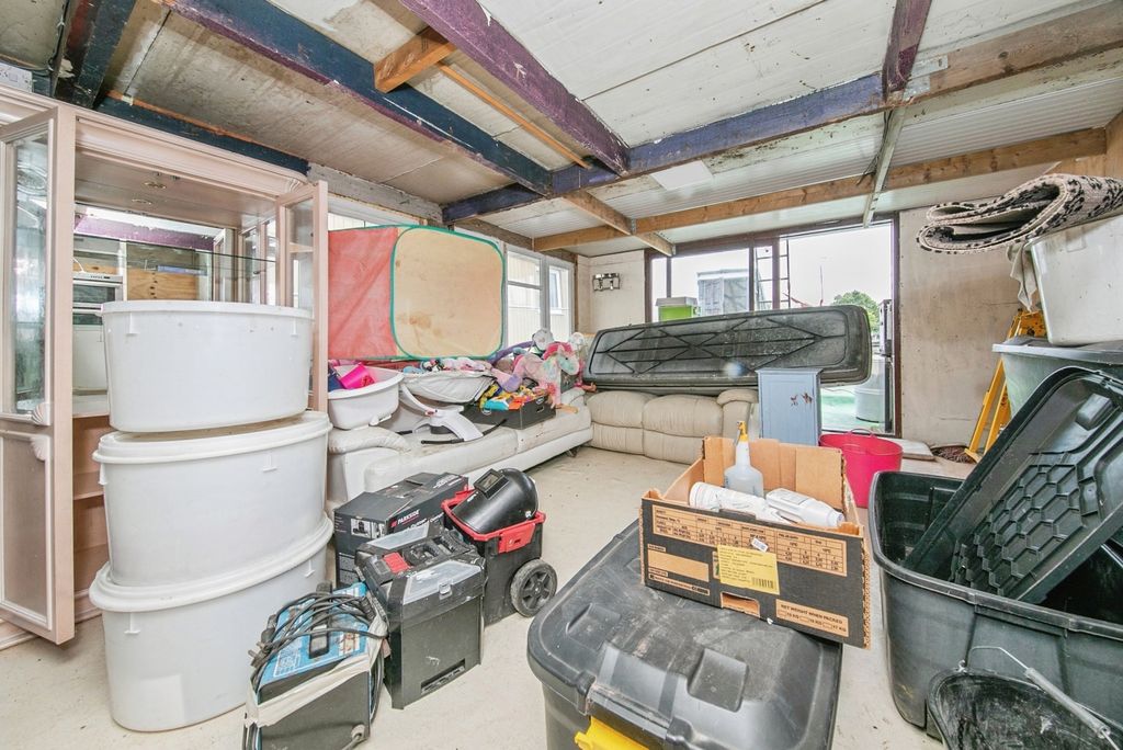 Property photo 3 of 17 Photo