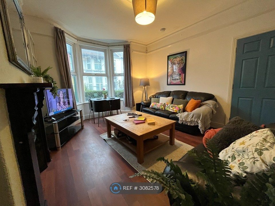Property photo 3 of 12