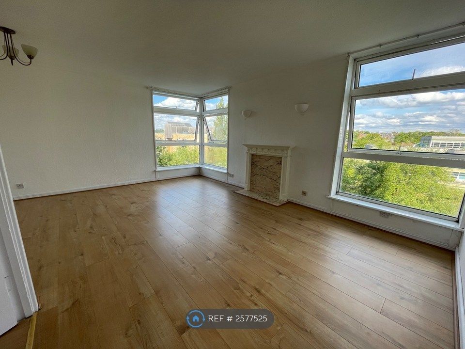 Property photo 1 of 14 Lounge