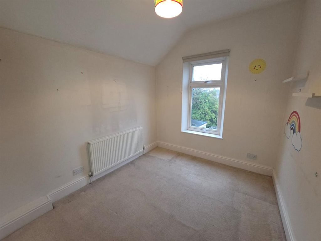 Property photo 3 of 12 152 Orchard Road 10.Jpeg