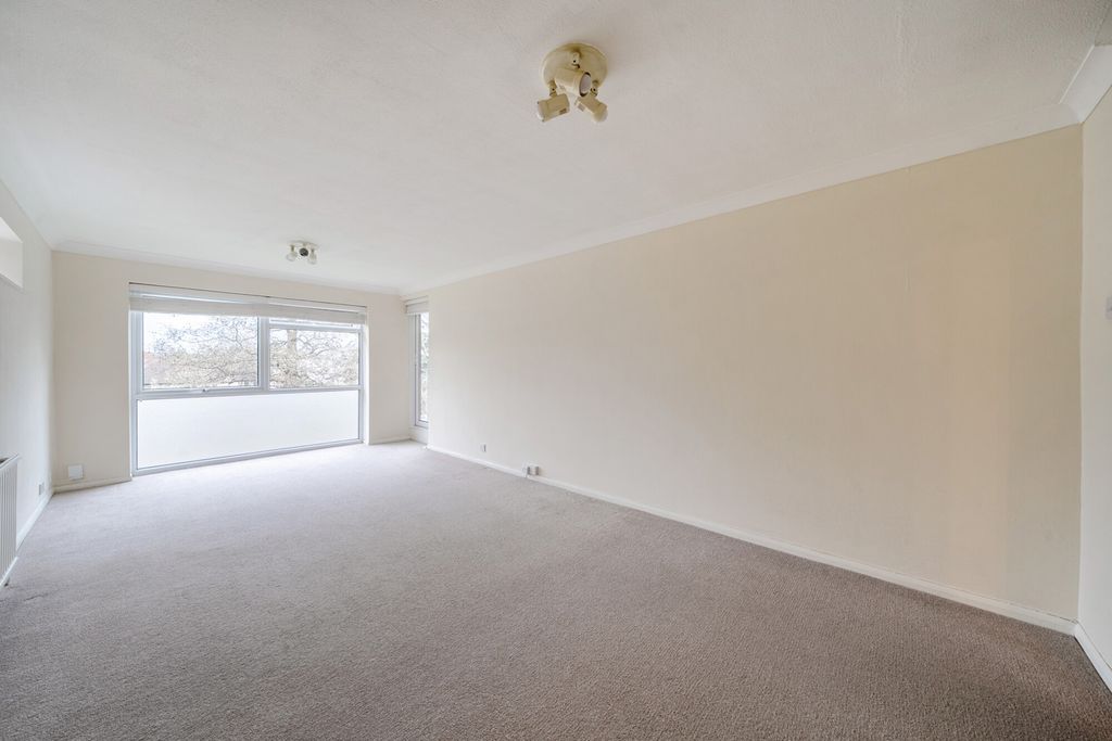 Property photo 2 of 11 Reception