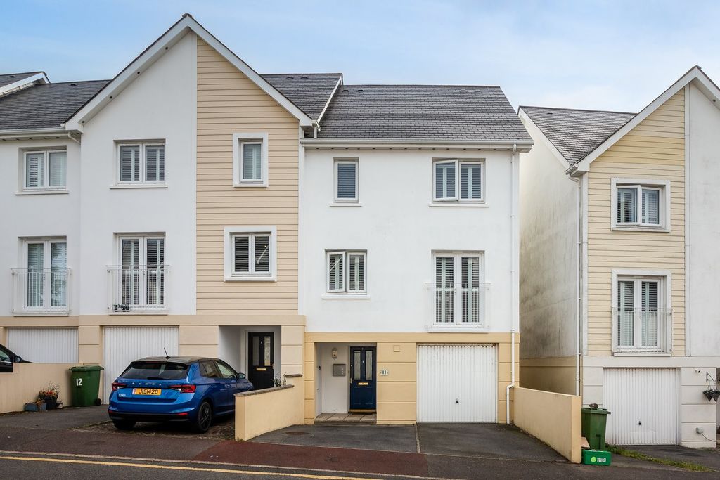 Property photo 1 of 24