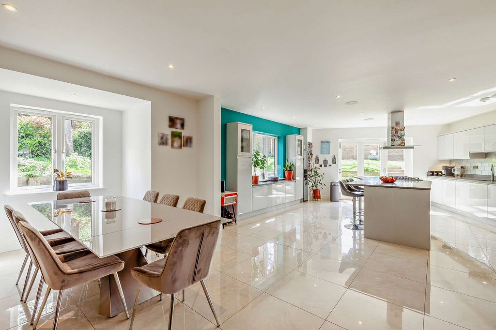 Property photo 3 of 14 Picture No. 04