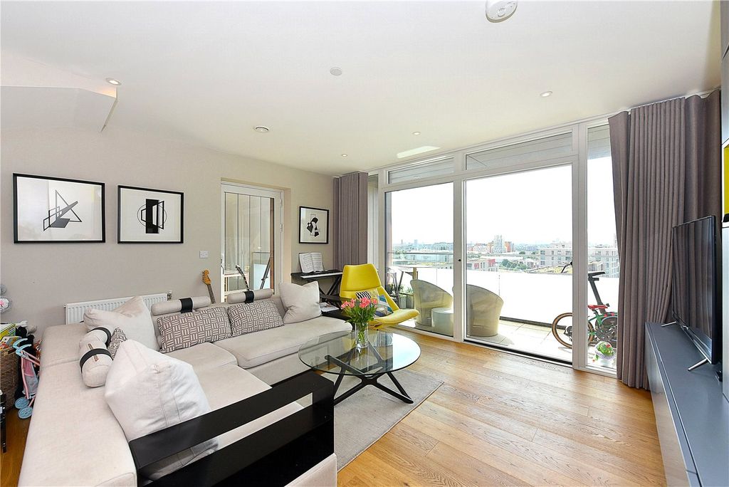 Property photo 1 of 22 Reception Room