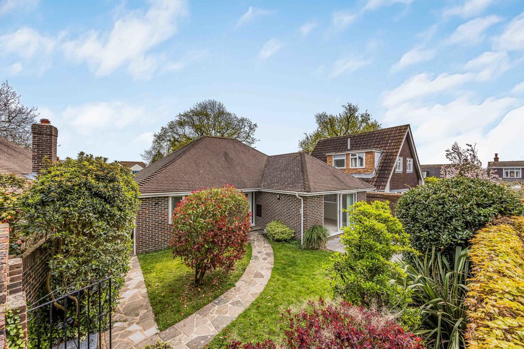 Property photo 1 of 23 Photo 11