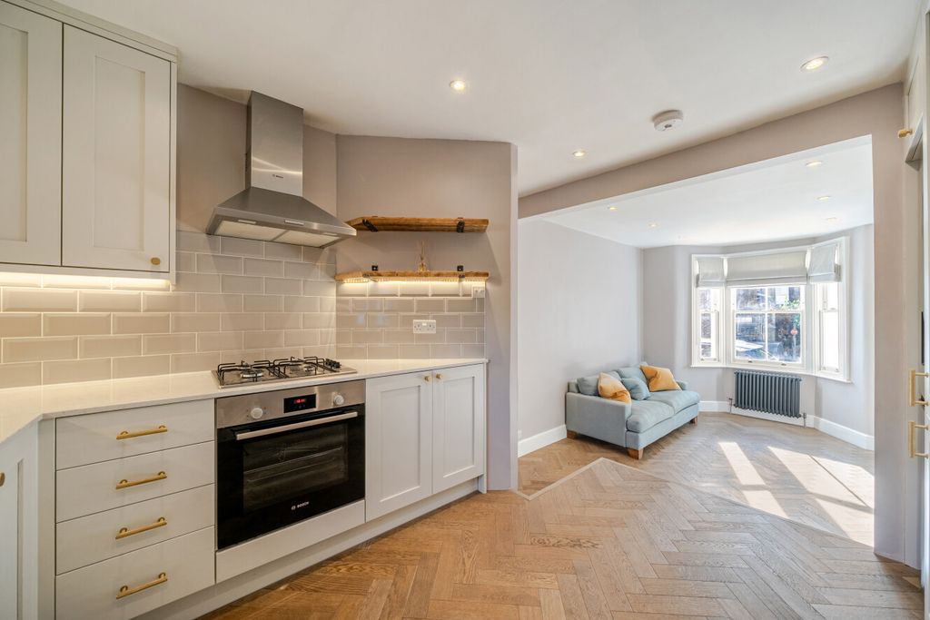 Property photo 2 of 20 1523897-14-1A11Bc...