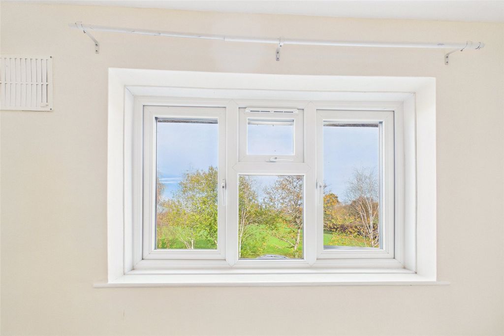 Property photo 3 of 19 Picture No. 08