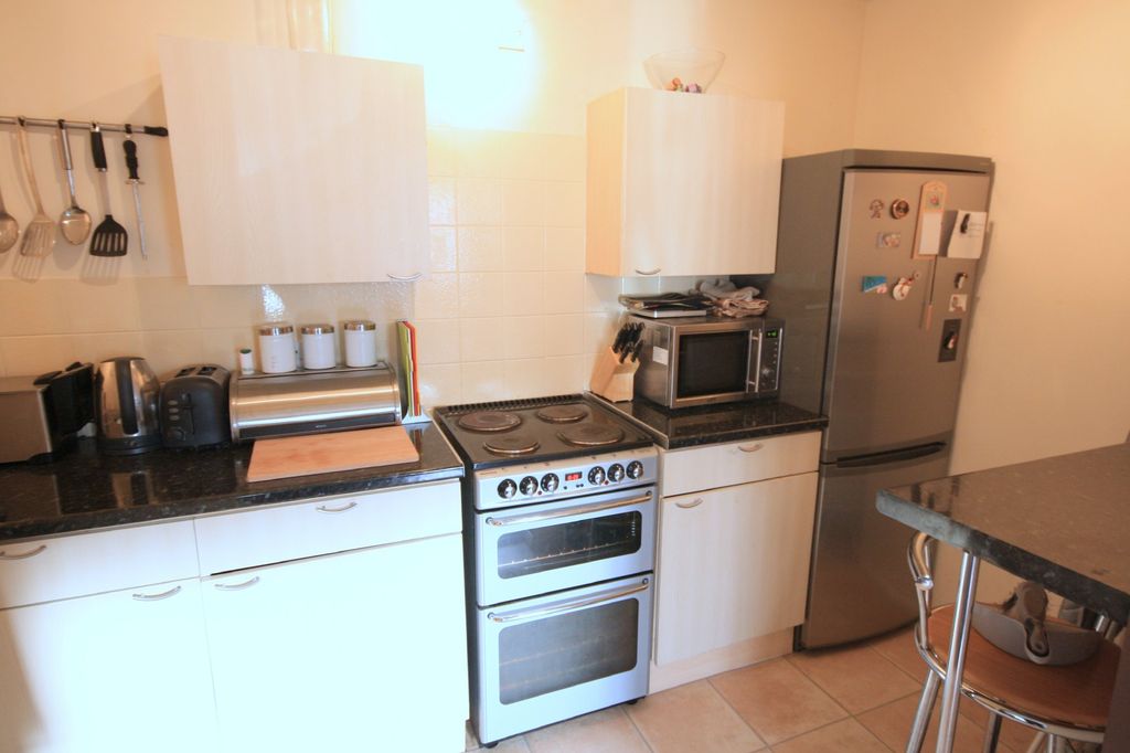 Property photo 3 of 5