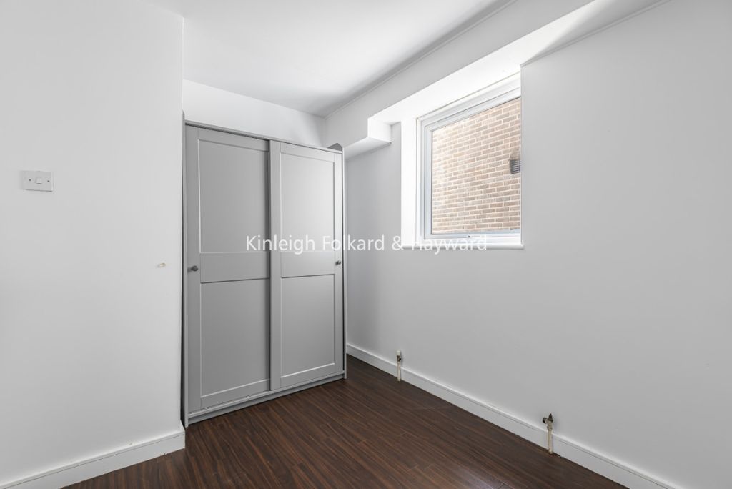 Property photo 3 of 7 Bedroom