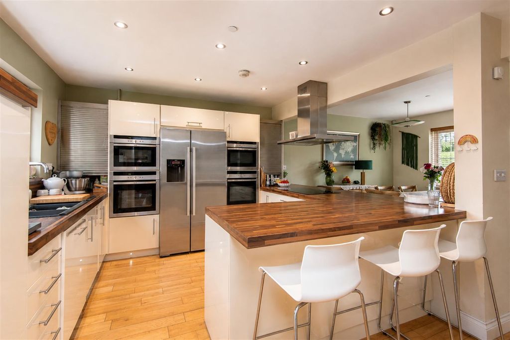 Property photo 3 of 29 8.Jpg