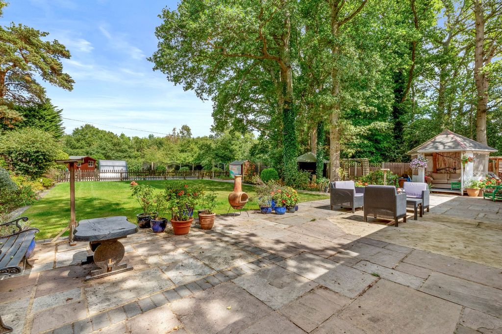 Property photo 2 of 20