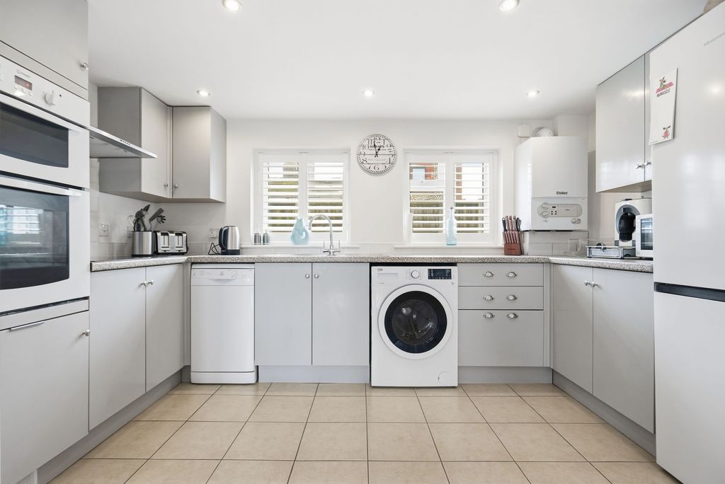 Property photo 3 of 20