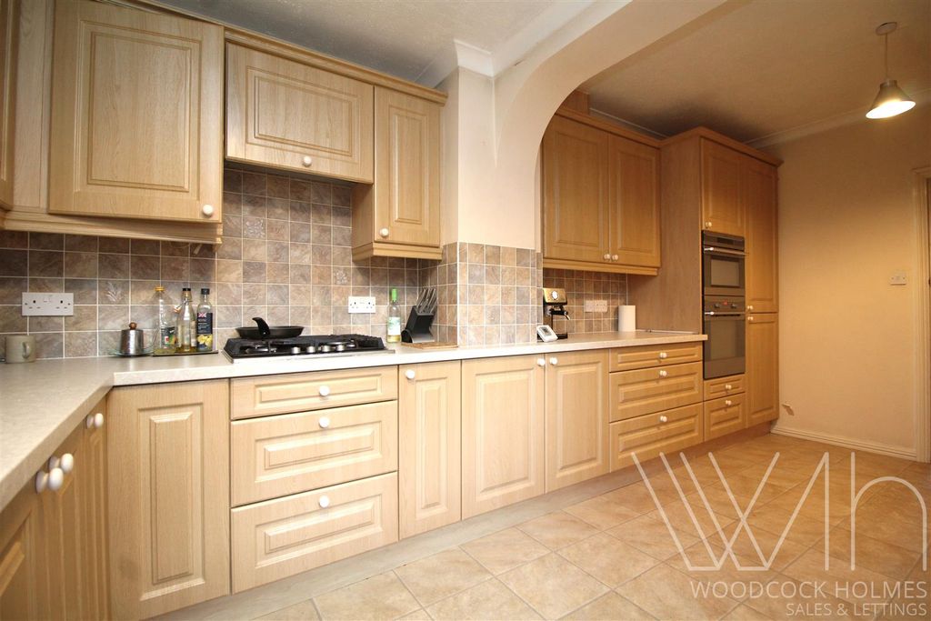 Property photo 3 of 15 Kitchen 2 .Jpg