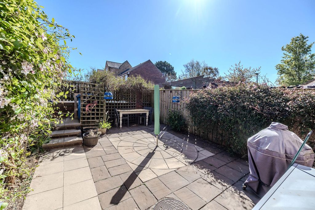 Property photo 2 of 26 Terrace / Patio
