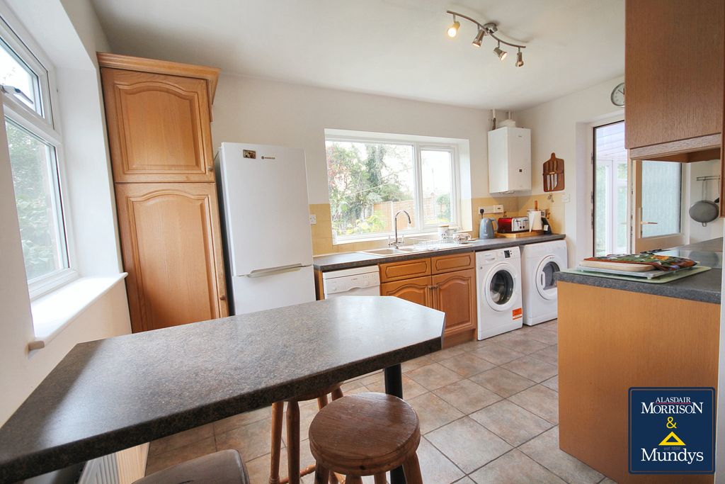 Property photo 2 of 13 Kitchen Breakfast Room