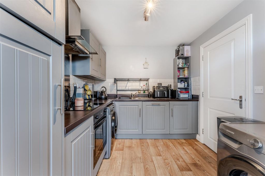 Property photo 3 of 23