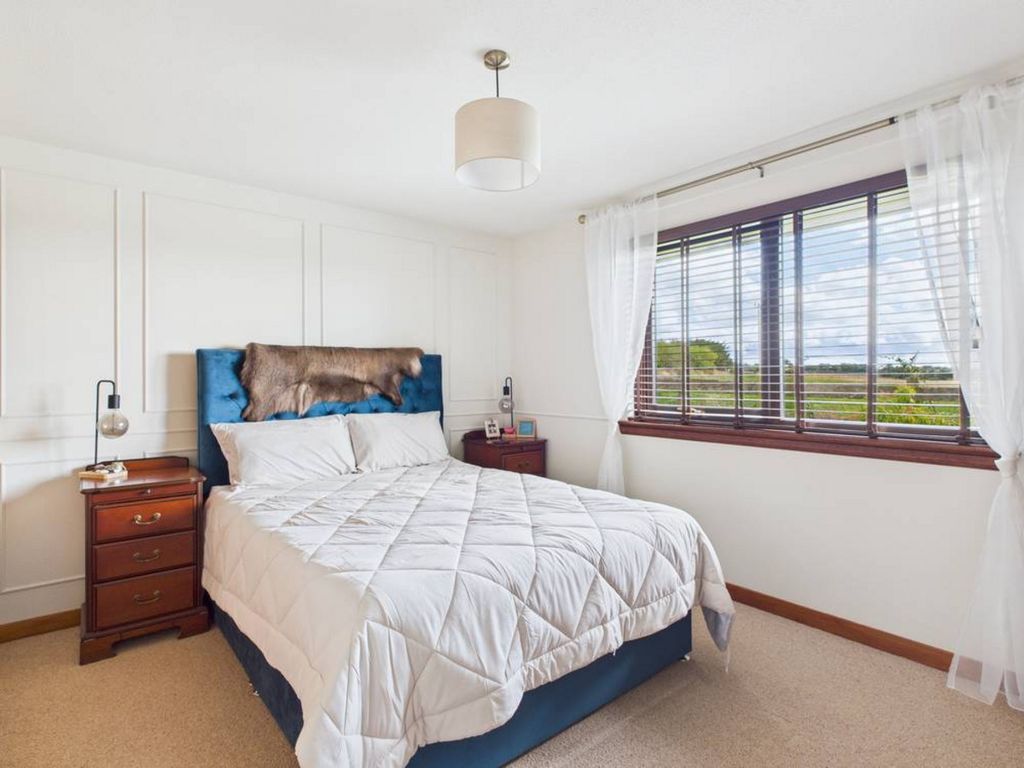 Property photo 3 of 26