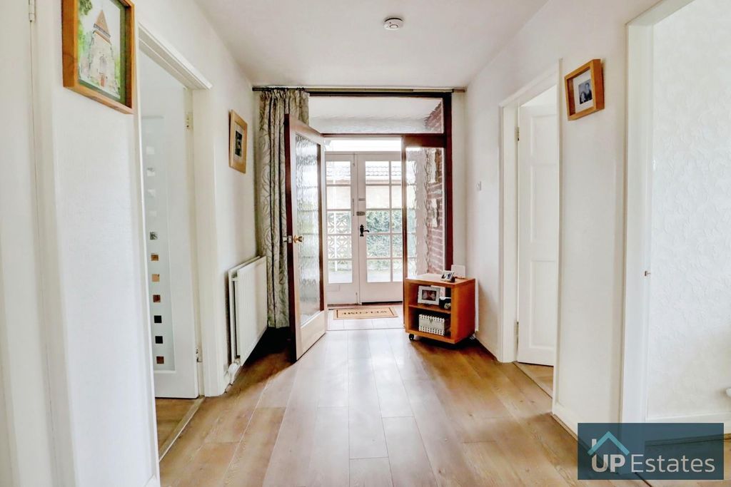 Property photo 2 of 19 Hall