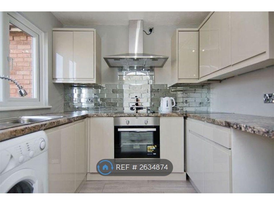 Property photo 2 of 7 Kitchen