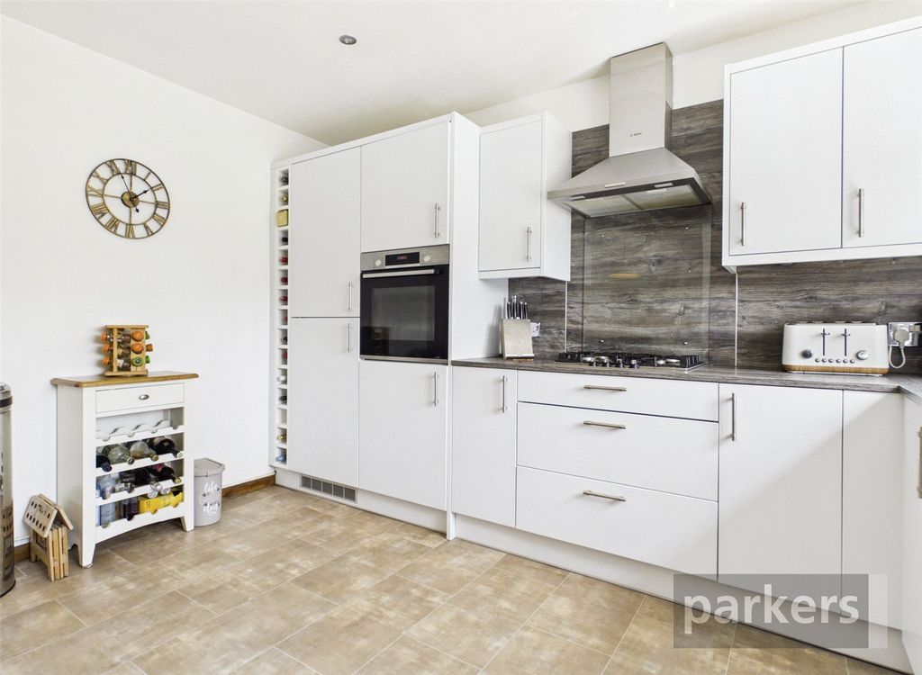 Property photo 3 of 51 Picture No. 18
