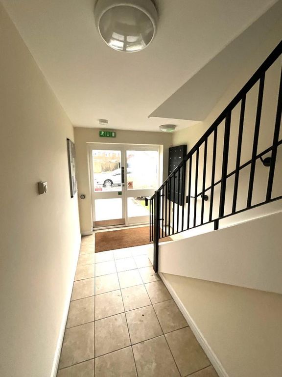 Property photo 3 of 9 Entrance.Jpeg
