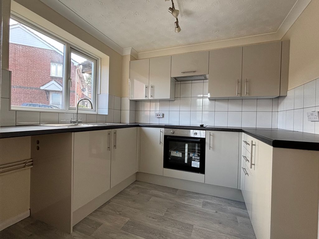Property photo 2 of 6 Img_6981