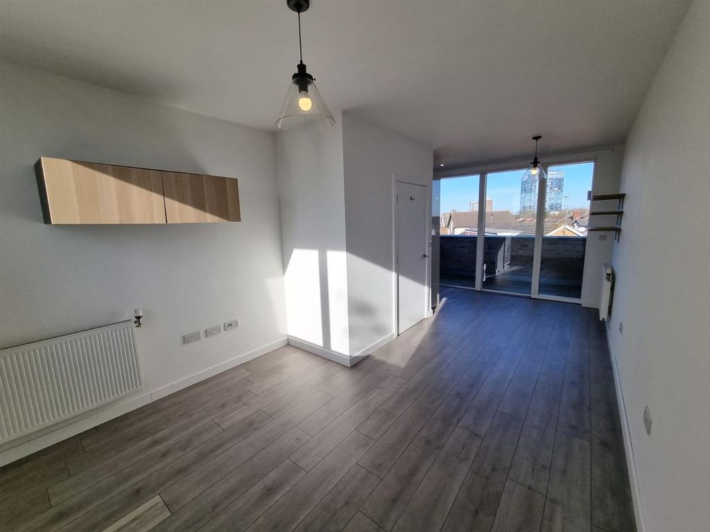 Property photo 3 of 13 Whatsapp Image 2026-03-02 At 3.20.24 Pm.Jpeg