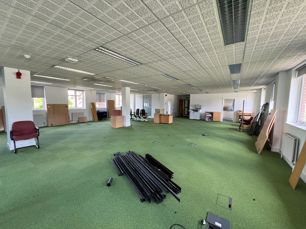 Property photo 3 of 9