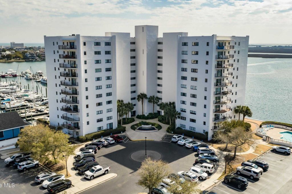 Property photo 1 of 31