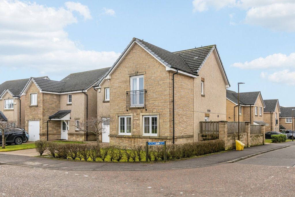 Property photo 2 of 45