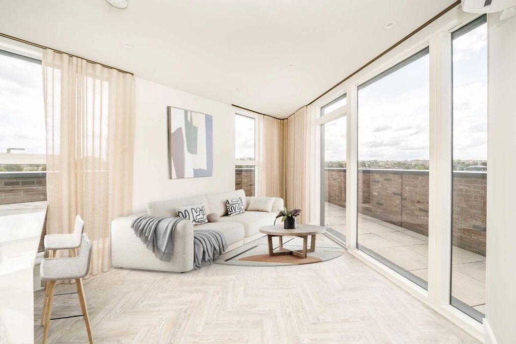 Property photo 2 of 6