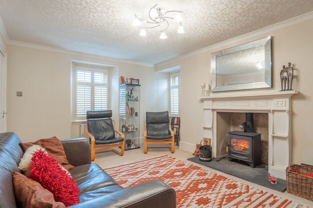 Property photo 2 of 45