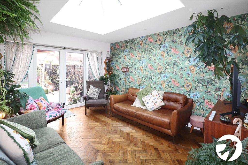 Property photo 2 of 22 Picture No. 13