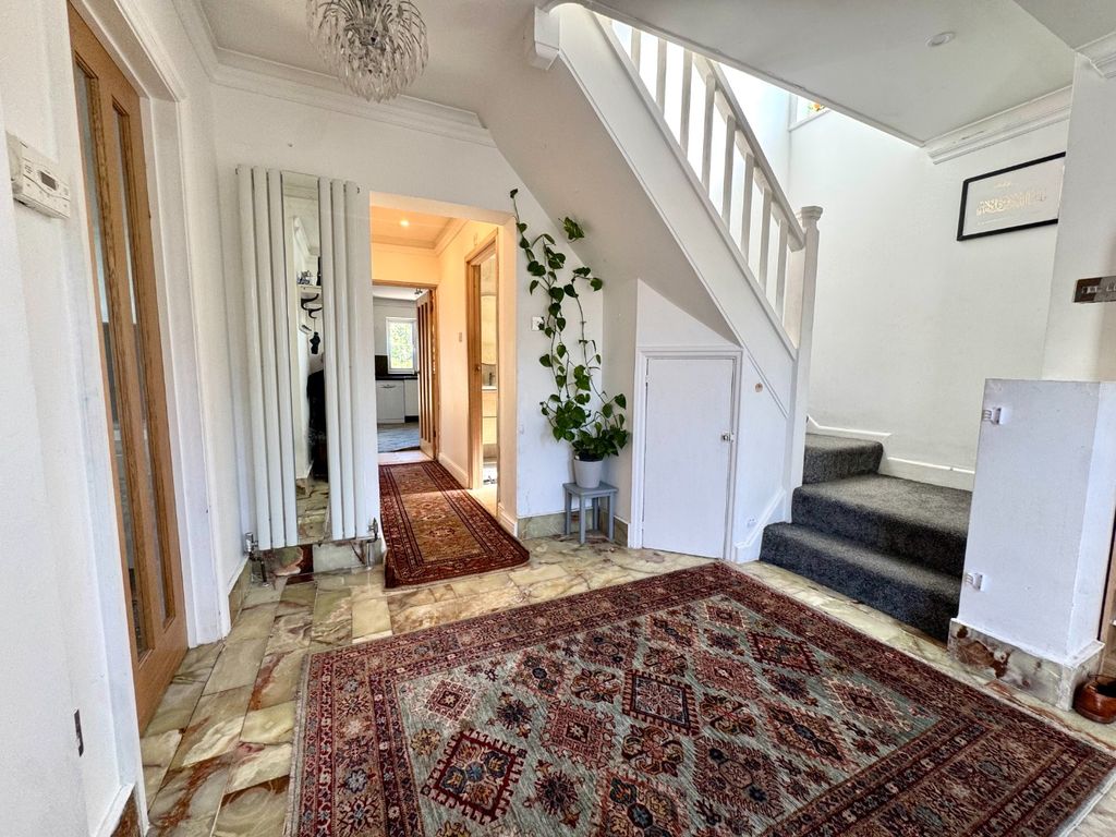 Property photo 3 of 26 4517183