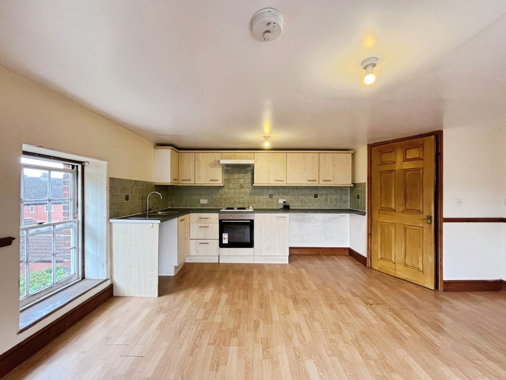 Property photo 3 of 7 Kitchen