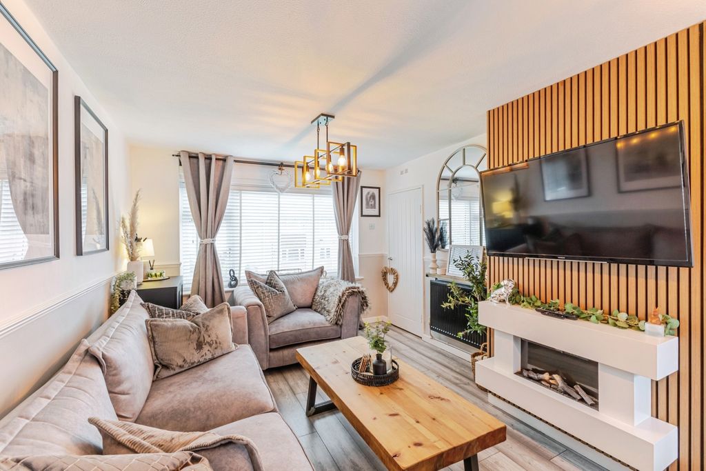 Property photo 2 of 19 Pbox-Img.Jpg