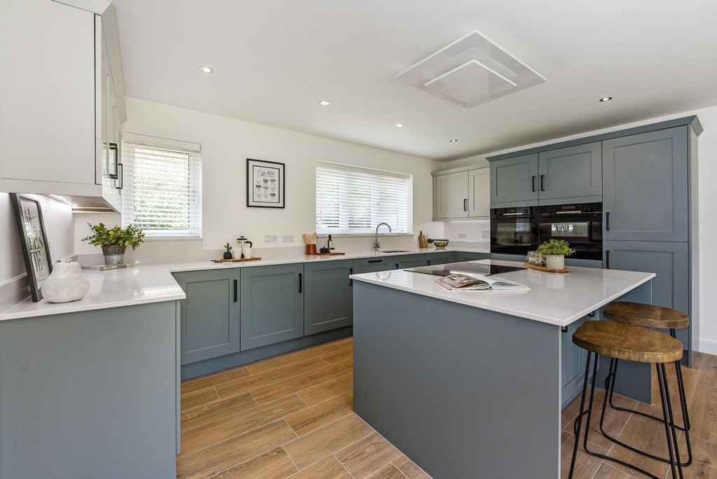 Property photo 3 of 12 Picture No. 21