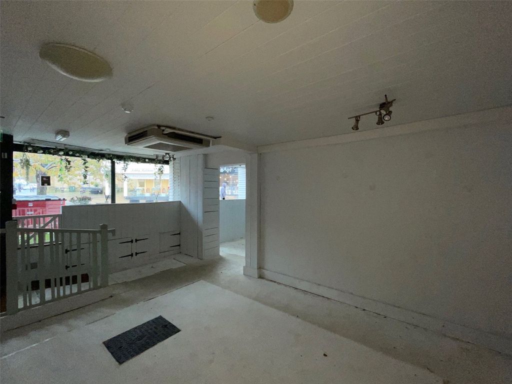 Property photo 3 of 10 Picture No. 16