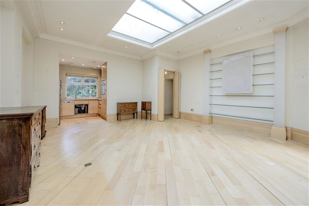 Property photo 1 of 7 (Main)