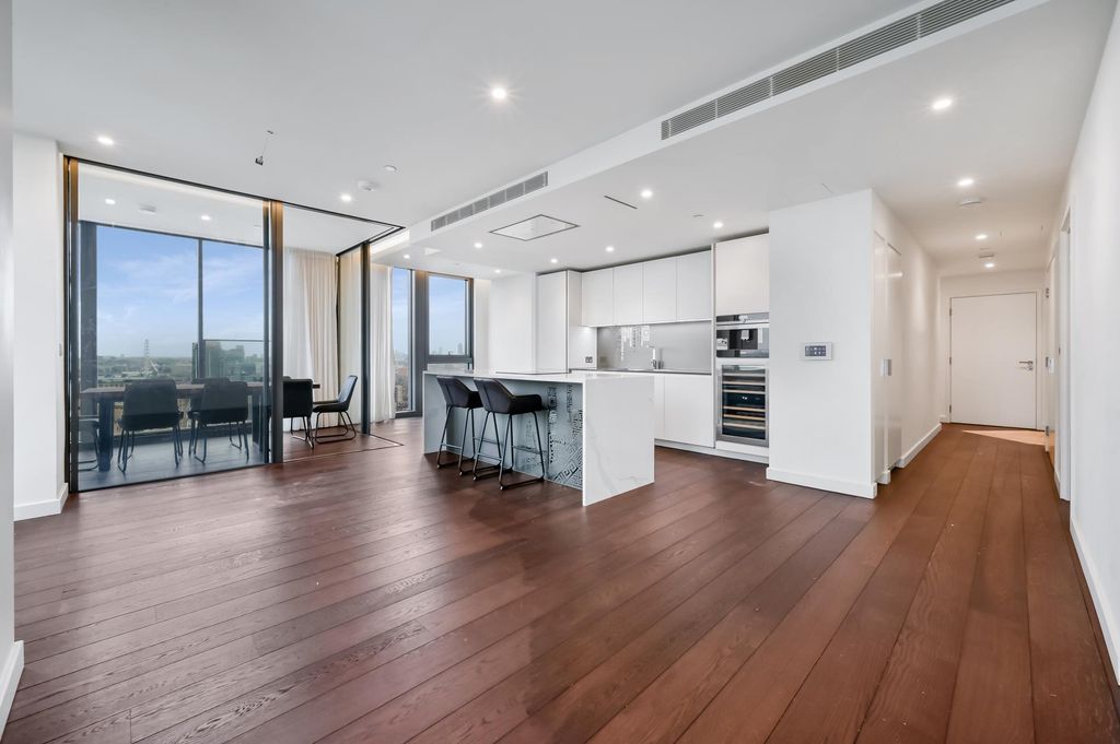 Property photo 1 of 25