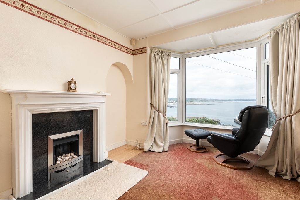 Property photo 3 of 30