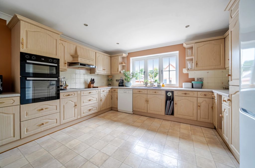 Property photo 3 of 38 1509914-20-1A025080A2d2A