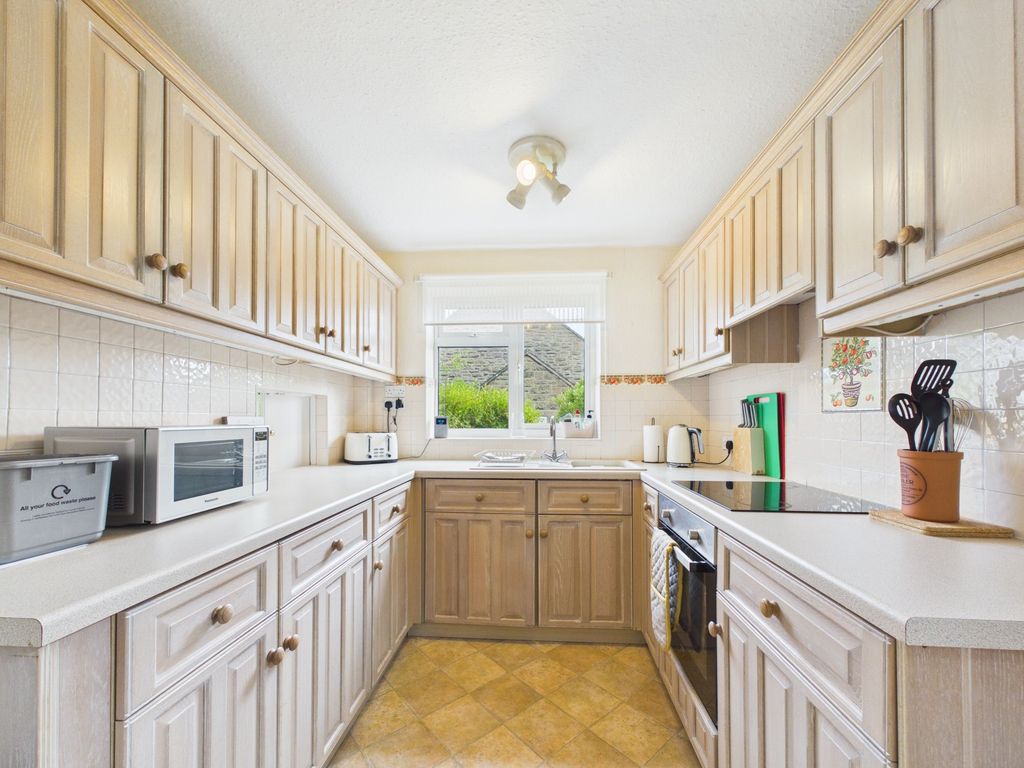 Property photo 3 of 39