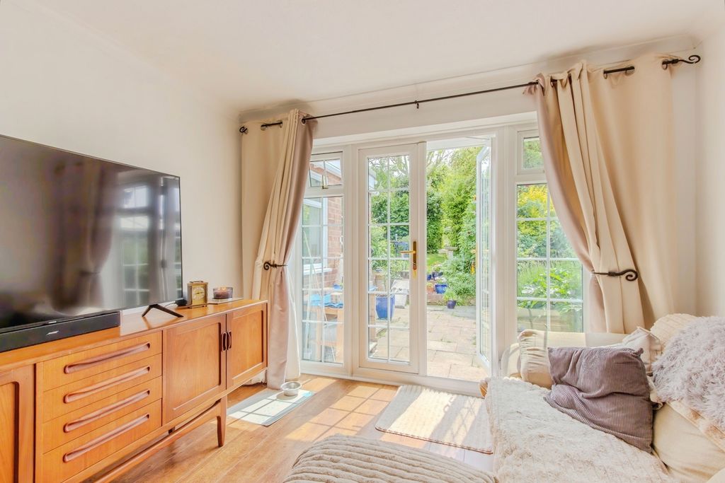 Property photo 3 of 17 Photo