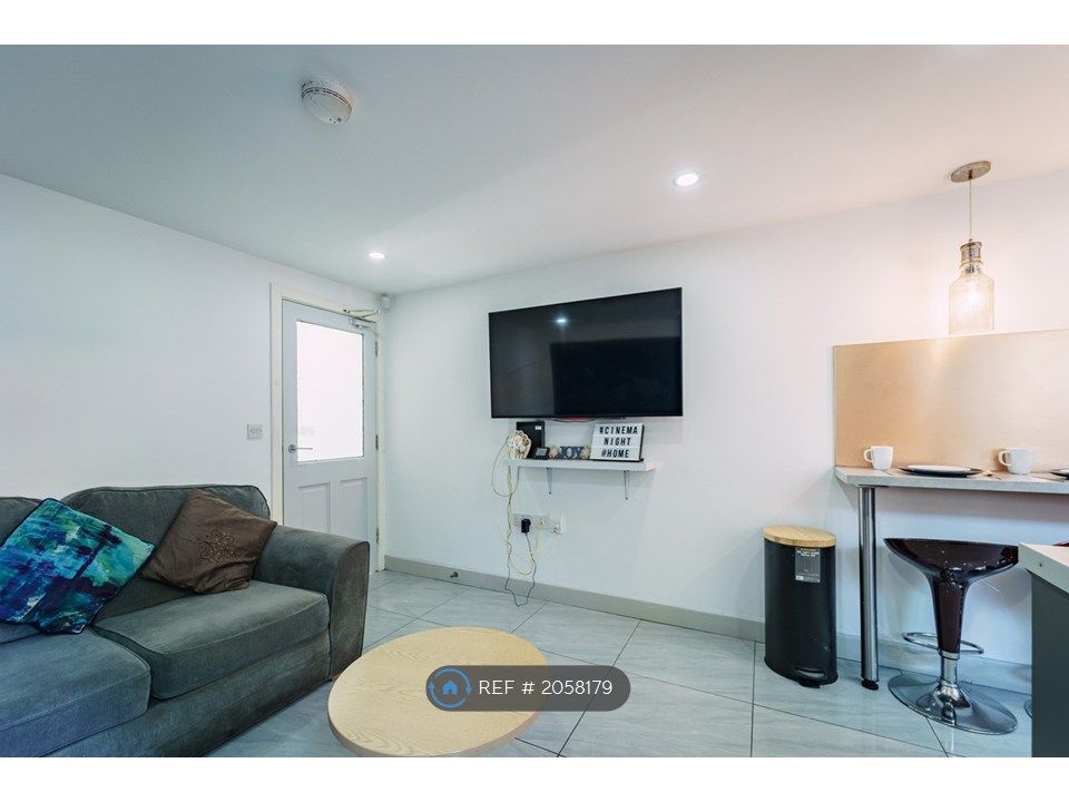 Property photo 3 of 12 Cinema Area