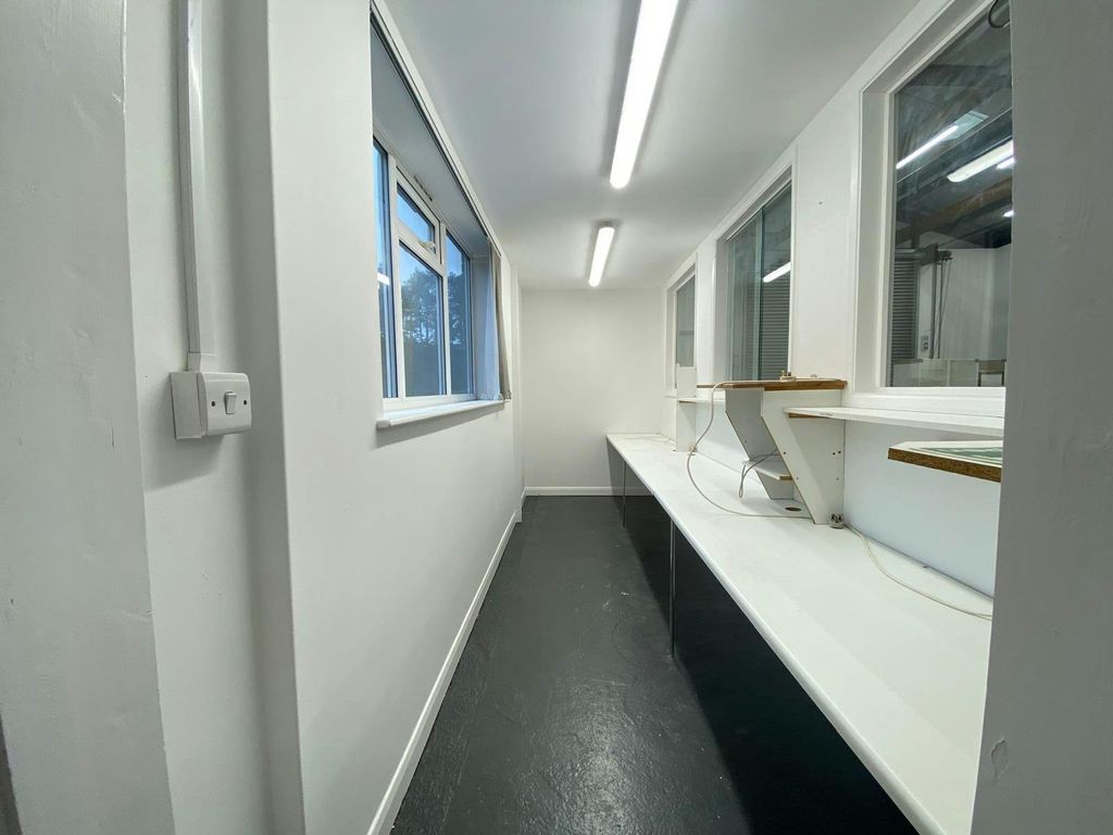 Property photo 2 of 5 9A813825-E870-4d50-B6Ca-Aae18Bd27844.Jpg