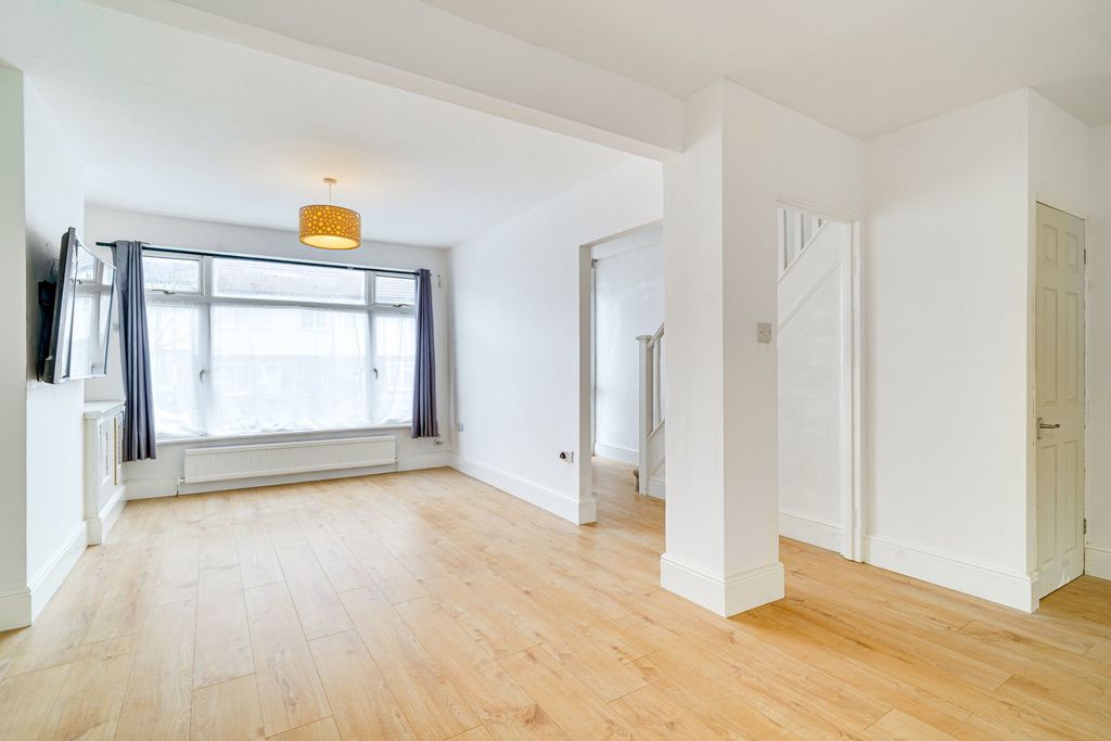 Property photo 2 of 22