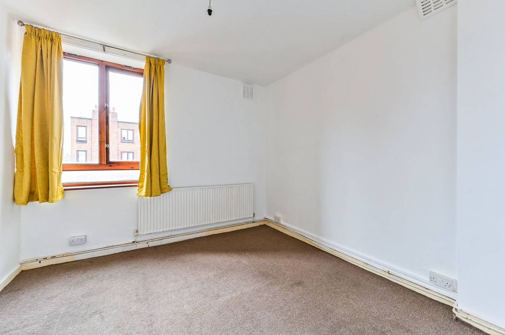 Property photo 3 of 10