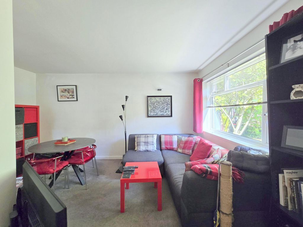 Property photo 2 of 8 Photo 12